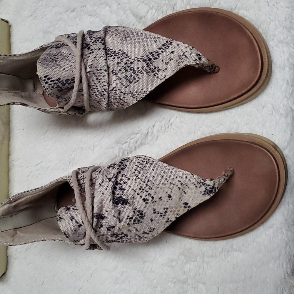 Sandals sz 7
